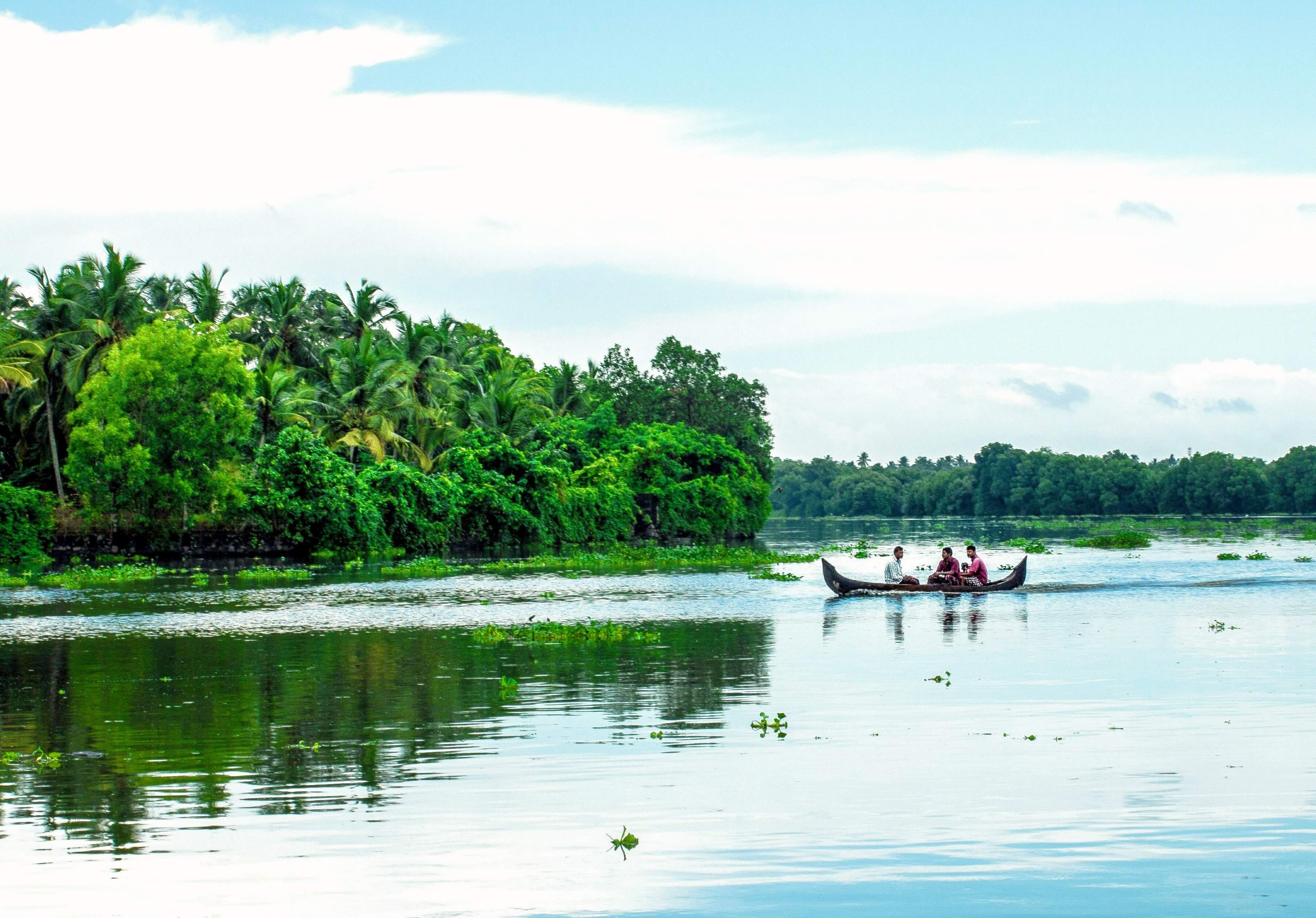 day cruise kumarakom