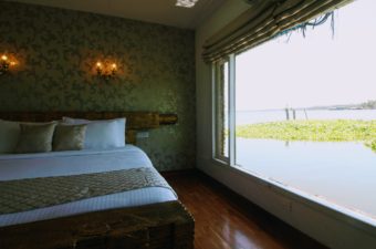 3 Bedroom Luxury Houseboat