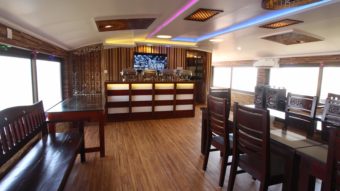 4 Bedroom Luxury houseboat