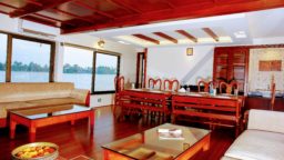 4 Bedroom luxury houseboat