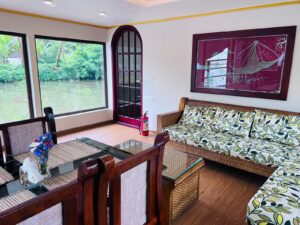 1 Bedroom Luxury Houseboat with Upper Deck with Jacuzzi